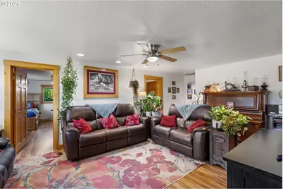 220 Faver Dr, Riddle, OR 97469 - Photo 5