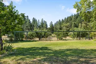 220 Faver Dr, Riddle, OR 97469 - Photo 41