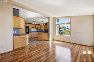 2070 Donnelly Dr, Springfield, OR 97477 - Photo 9