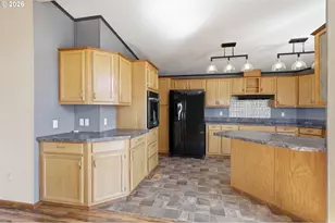 2070 Donnelly Dr, Springfield, OR 97477 - Photo 11