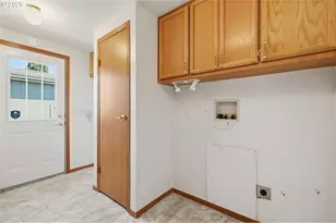 2070 Donnelly Dr, Springfield, OR 97477 - Photo 41