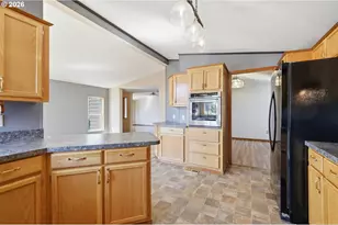 2070 Donnelly Dr, Springfield, OR 97477 - Photo 15