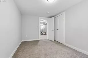 9917 NE Campaign St, Portland, OR 97220 - Photo 25