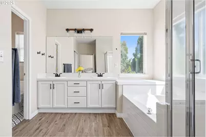 2264 NE 14th Pl, Hillsboro, OR 97124 - Photo 23