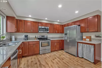 4521 SW Brugger St, Portland, OR 97219 - Photo 5