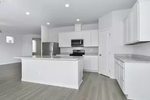 1355 Owl Ave, Woodburn, OR 97071 - Photo 7