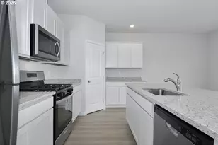 1355 Owl Ave, Woodburn, OR 97071 - Photo 9