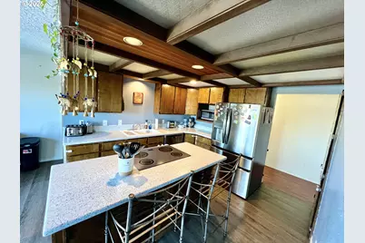 315 W D St, Rainier, OR 97048 - Photo 5