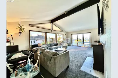 315 W D St, Rainier, OR 97048 - Photo 9