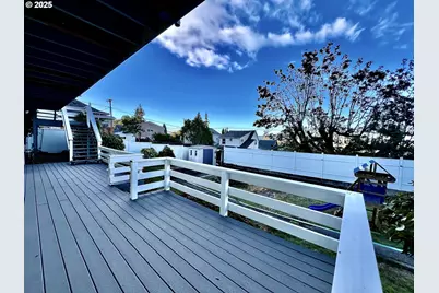 315 W D St, Rainier, OR 97048 - Photo 25