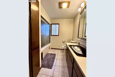 315 W D St, Rainier, OR 97048 - Photo 13