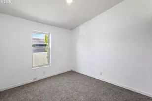 655 Village Dr, Molalla, OR 97038 - Photo 13