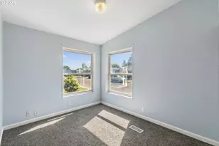 655 Village Dr, Molalla, OR 97038 - Photo 17