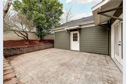 872 NE Pacific Dr, Fairview, OR 97024 - Photo 17