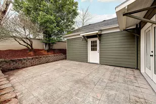 872 NE Pacific Dr, Fairview, OR 97024 - Photo 17