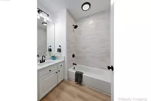 872 NE Pacific Dr, Fairview, OR 97024 - Photo 11