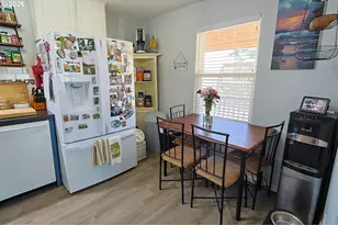 366 N Wasson St, Coos Bay, OR 97420 - Photo 9