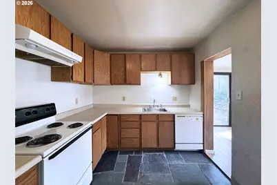 1180 E 37th Ave, Eugene, OR 97405 - Photo 29