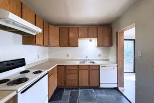 1180 E 37th Ave, Eugene, OR 97405 - Photo 29