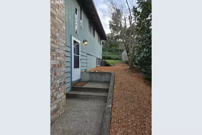 1834 SW Miles St, Portland, OR 97219 - Photo 3