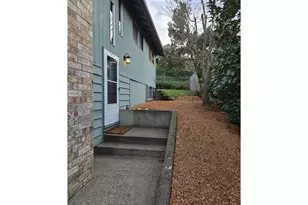 1834 SW Miles St, Portland, OR 97219 - Photo 3