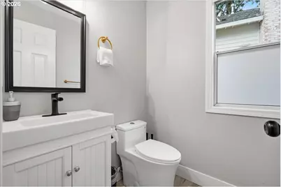5702 SW Seymour St, Portland, OR 97221 - Photo 15