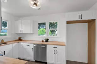 821 Cedar St, Sweet Home, OR 97386 - Photo 11
