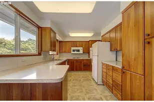 402 NW 69th St, Vancouver, WA 98665 - Photo 9