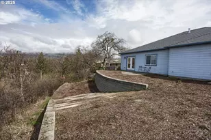 805 Oak Knoll Dr, Ashland, OR 97520 - Photo 35