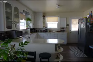 255 Beach Blvd, Winchester Bay, OR 97467 - Photo 21