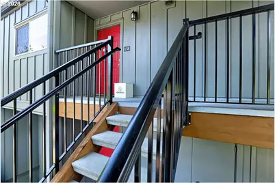 4 Touchstone #138, Lake Oswego, OR 97035 - Photo 3