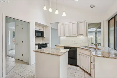 10763 SW River Dr, Tigard, OR 97224 - Photo 11