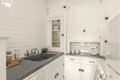 20 NW 16th Ave #311, Portland, OR 97209 - Photo 9