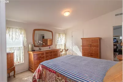 104 Willamina Ln, Roseburg, OR 97470 - Photo 27