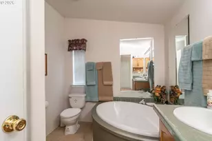 104 Willamina Ln, Roseburg, OR 97470 - Photo 21