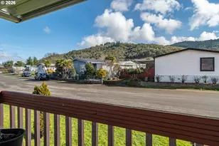 104 Willamina Ln, Roseburg, OR 97470 - Photo 7