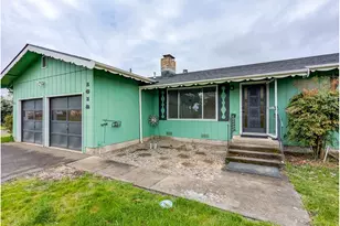 1612 NW Wanell St, Roseburg, OR 97471 - Photo 3