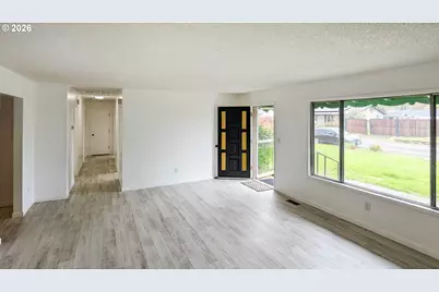 1612 NW Wanell St, Roseburg, OR 97471 - Photo 5