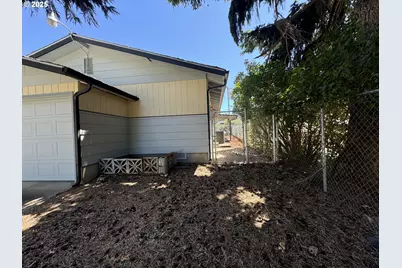 166 Peacock Ln, Myrtle Creek, OR 97457 - Photo 7