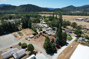 166 Peacock Ln, Myrtle Creek, OR 97457 - Photo 5