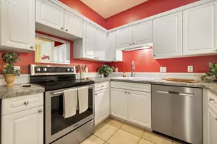 1048 NW Burnside Rd, Gresham, OR 97030 - Photo 15