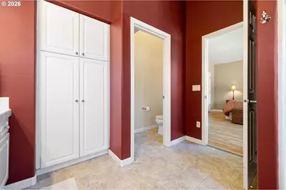 1048 NW Burnside Rd, Gresham, OR 97030 - Photo 35