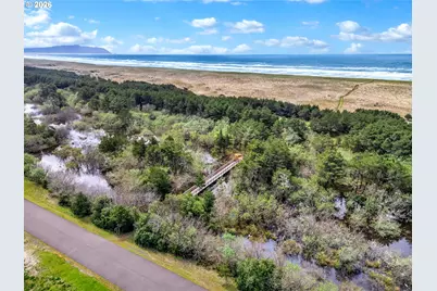 Pacific Bellevue Ln #7, Warrenton, OR 97146 - Photo 13