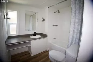 1120 W Fairview Dr, Springfield, OR 97477 - Photo 9
