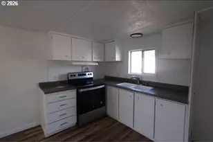 1120 W Fairview Dr, Springfield, OR 97477 - Photo 3