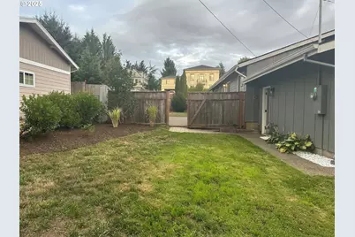 23484 SW Pine St, Sherwood, OR 97140 - Photo 21