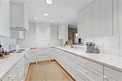 305 S Montgomery St #508, Portland, OR 97201 - Photo 17
