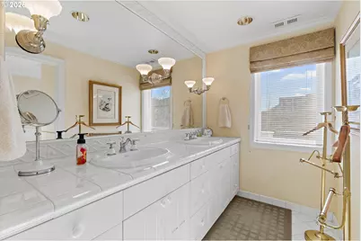 305 S Montgomery St, Portland, OR 97201 - Photo 29