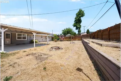 631 E 4th Ave, Riddle, OR 97469 - Photo 17