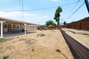 631 E 4th Ave, Riddle, OR 97469 - Photo 17